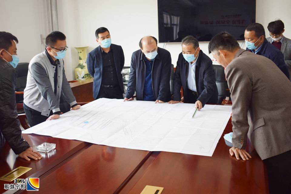 2020年4月17日，马金平到金桥煤矿审查生产接续（孙欢 摄）.jpg