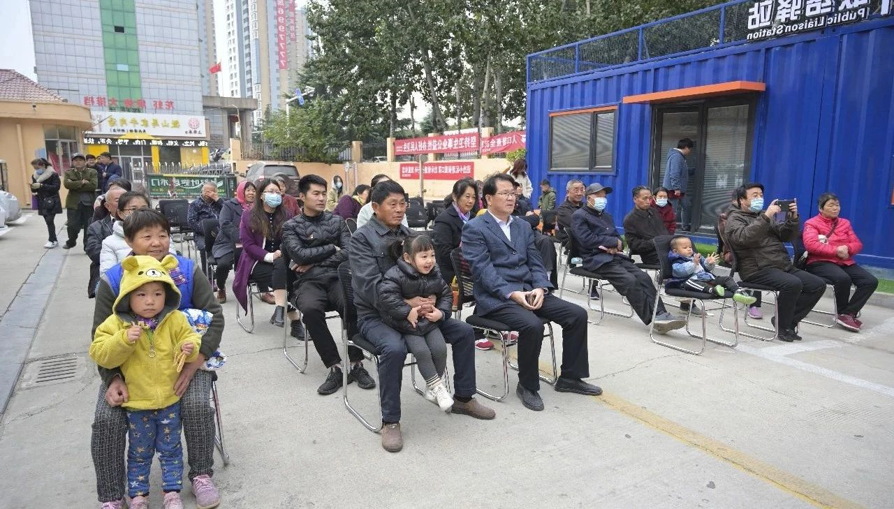 集团公司与高新区党工委联合开展 民意“5”来听惠民进社区活动3.jpg