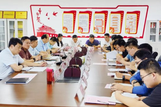 港航集团召开新分大学生交流座谈会