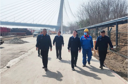 王崇景到港航建设公司调研指导工作