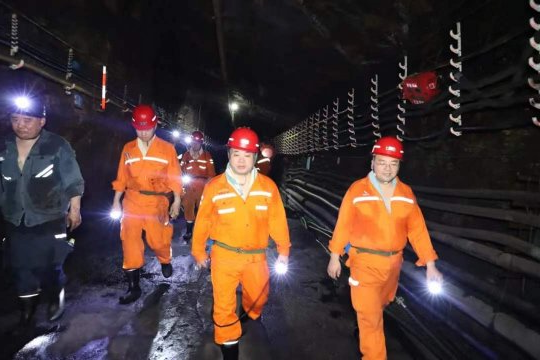 李远清到霄云煤矿督导检查安全生产工作