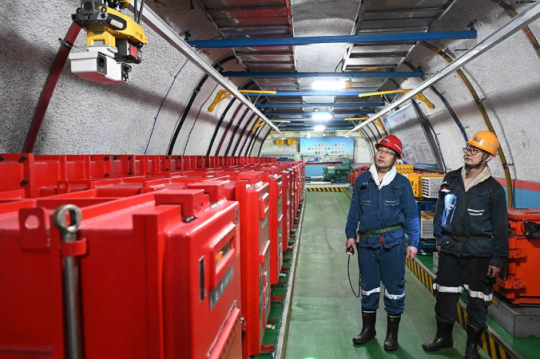 动动手指，地面人员便可遥控井下机械！金桥煤矿进入“5G时代”