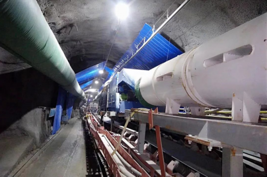 改善井下作业环境，霄云煤矿打造综合防尘示范化矿井