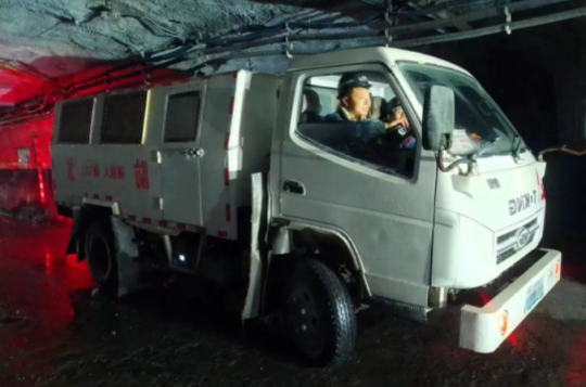 太方便了！“中太号”井下通勤车实现公交化运营