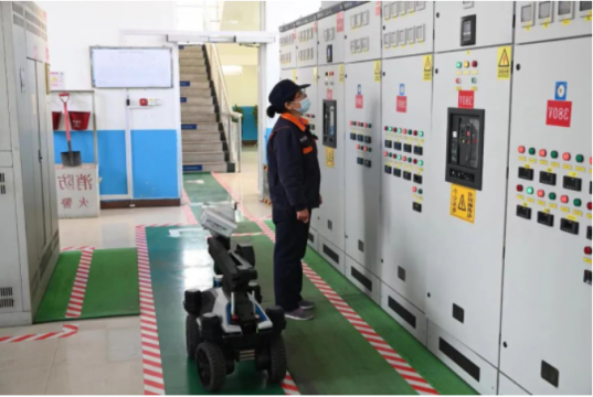 顺利通过3个月的试用期，霄云煤矿5G“智能巡检机器人”正式“上岗”