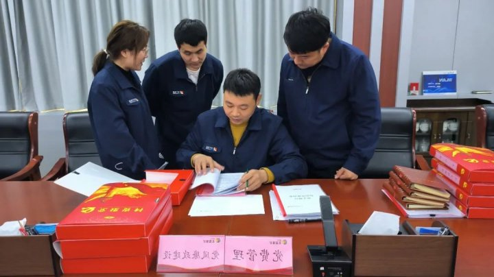 “校兵场”上“互掰手腕”，花园煤矿创新党建考核新模式