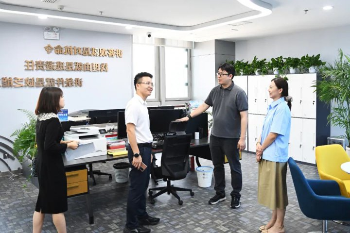 湖南星辰在线到访济宁能源融媒体中心考察交流