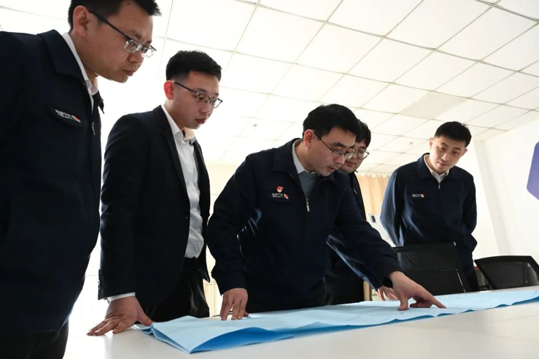 1704773000345889.jpg 640000.jpg