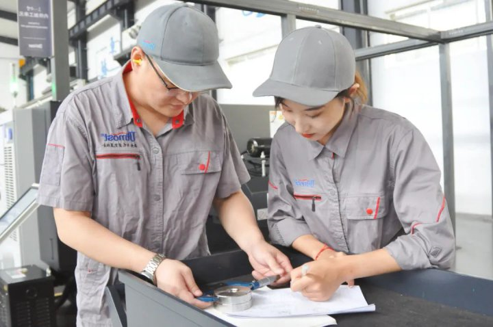 最美班组长丨姜东春：既是带头人，更是冲锋者