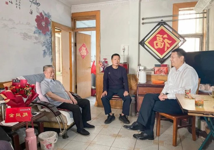 济宁能源集团领导带队走访慰问老干部、老党员