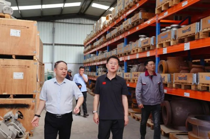 王崇景到精密制造产业园督导调研